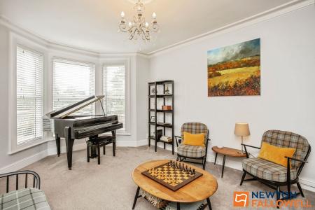 4 bedroom Terraced House for sale in Barrowby Road, Grantham, NG31