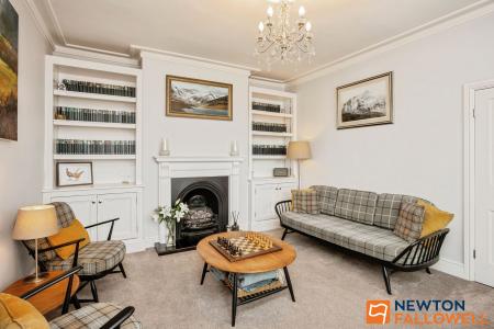 4 bedroom Terraced House for sale in Barrowby Road, Grantham, NG31