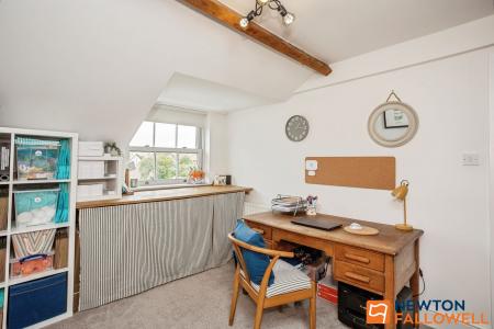 4 bedroom Terraced House for sale in Barrowby Road, Grantham, NG31