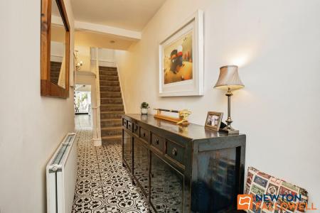 4 bedroom Terraced House for sale in Barrowby Road, Grantham, NG31