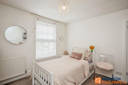 4 bedroom Terraced House for sale in Barrowby Road, Grantham, NG31