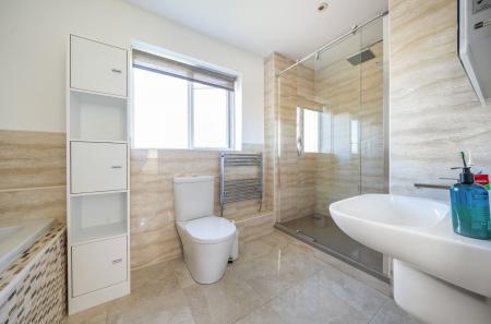 4 bedroom Detached house for sale in Main Street, Wilsford, NG32