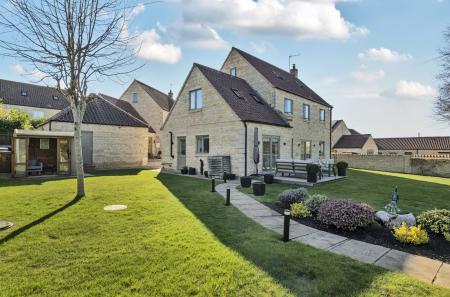 Main Street, Wilsford, NG32