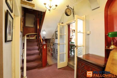 5 bedroom Terraced House for sale in North Parade, Grantham, NG31
