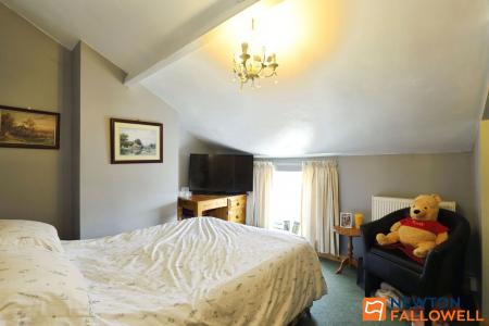 5 bedroom Terraced House for sale in North Parade, Grantham, NG31