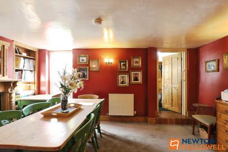 5 bedroom Terraced House for sale in North Parade, Grantham, NG31