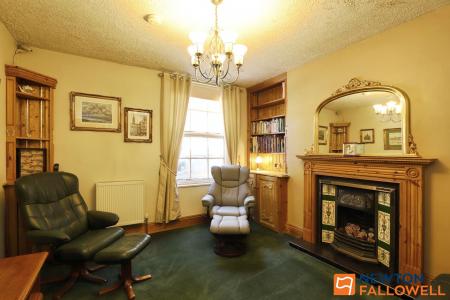 5 bedroom Terraced House for sale in North Parade, Grantham, NG31