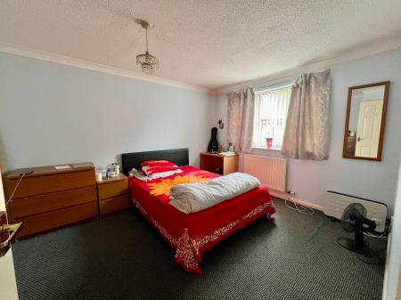 2 bedroom Flat for sale in Rugby Court, Grantham, NG31