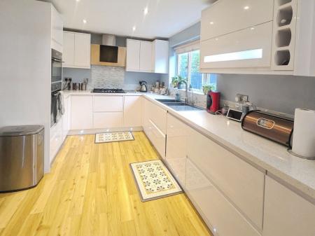 4 bedroom Detached house for sale in Richmond Drive, Grantham, NG31