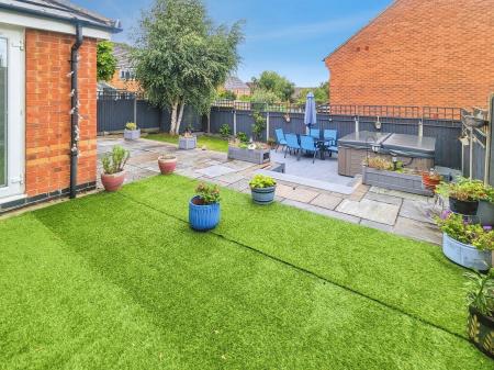 4 bedroom Detached house for sale in Richmond Drive, Grantham, NG31