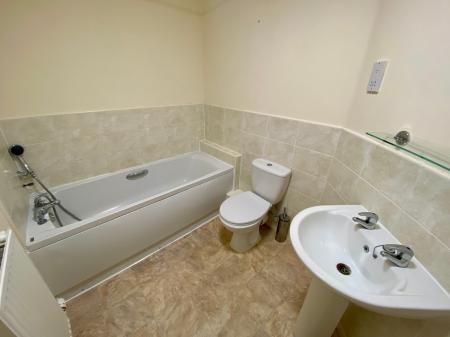 3 bedroom Terraced House for sale in Ormonde Close, Grantham, NG31
