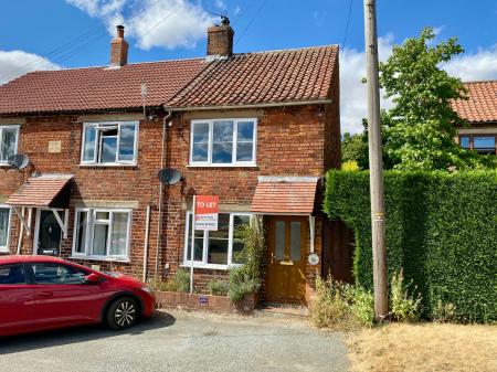 2 bedroom Cottage for sale in Gelston, Grantham, NG32