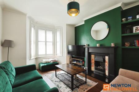 3 bedroom Terraced House for sale in Edward Street, Grantham, NG31