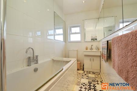 3 bedroom Terraced House for sale in Edward Street, Grantham, NG31