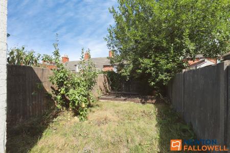 3 bedroom Terraced House for sale in Edward Street, Grantham, NG31
