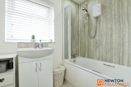2 bedroom Semi-detached house for sale in The Drift, Barrowby, NG32