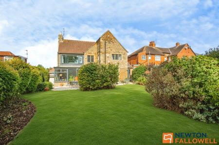 4 bedroom Detached house for sale in Signal Road, Grantham, NG31