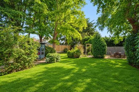 4 bedroom Detached house for sale in Signal Road, Grantham, NG31