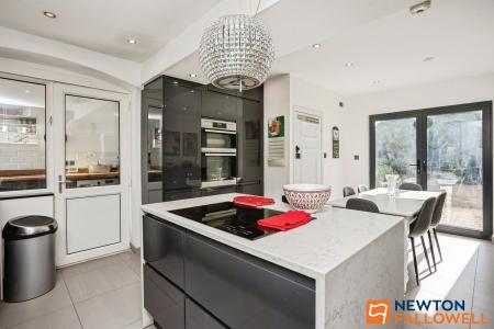 4 bedroom Detached house for sale in Signal Road, Grantham, NG31