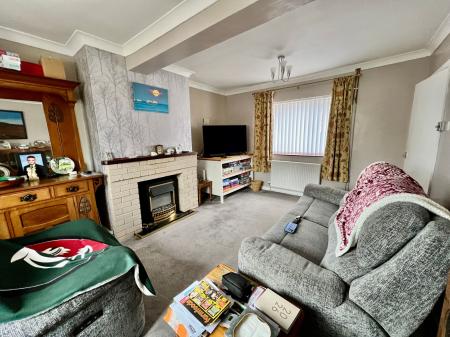 3 bedroom Terraced House for sale in Beechcroft Road, Grantham, NG31