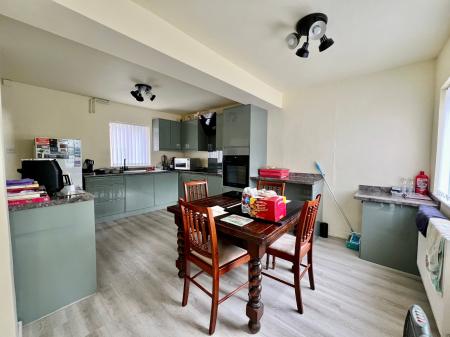 3 bedroom Terraced House for sale in Beechcroft Road, Grantham, NG31