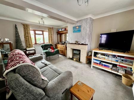 3 bedroom Terraced House for sale in Beechcroft Road, Grantham, NG31