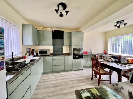 3 bedroom Terraced House for sale in Beechcroft Road, Grantham, NG31