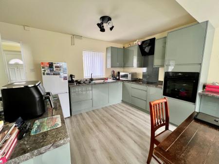 3 bedroom Terraced House for sale in Beechcroft Road, Grantham, NG31