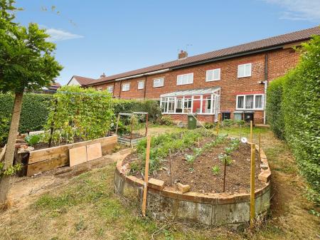 3 bedroom Terraced House for sale in Beechcroft Road, Grantham, NG31