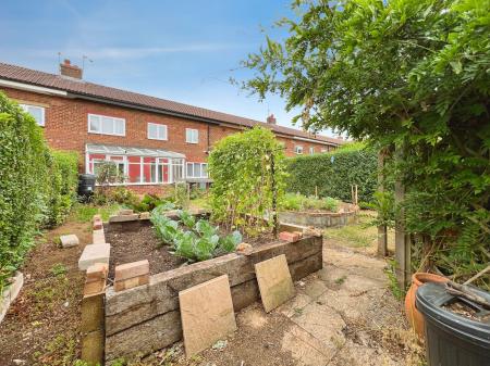 3 bedroom Terraced House for sale in Beechcroft Road, Grantham, NG31