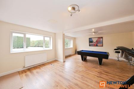 5 bedroom Detached house for sale in Turnor Road, Harrowby, NG31