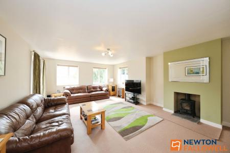 5 bedroom Detached house for sale in Turnor Road, Harrowby, NG31