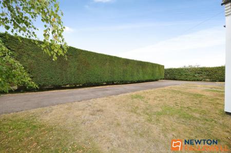 5 bedroom Detached house for sale in Turnor Road, Harrowby, NG31