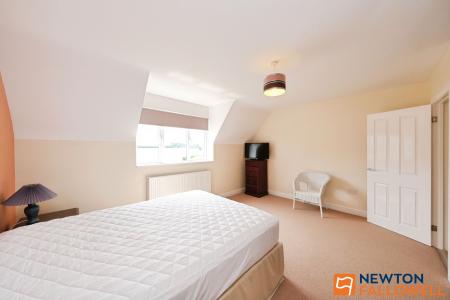 5 bedroom Detached house for sale in Turnor Road, Harrowby, NG31
