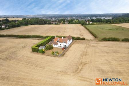 5 bedroom Detached house for sale in Turnor Road, Harrowby, NG31