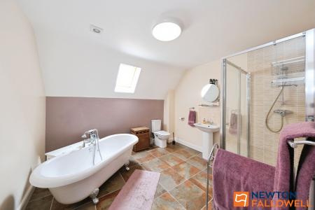 5 bedroom Detached house for sale in Turnor Road, Harrowby, NG31
