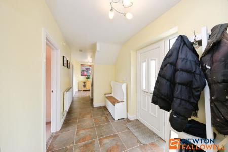 5 bedroom Detached house for sale in Turnor Road, Harrowby, NG31