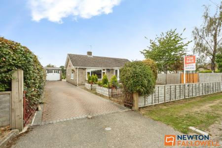 2 bedroom Detached bungalow for sale in Oasby, Grantham, NG32