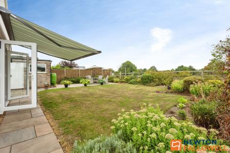 2 bedroom Detached bungalow for sale in Oasby, Grantham, NG32