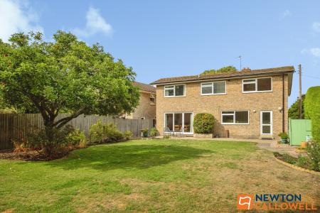 4 bedroom Detached house for sale in Newgate Lane, Londonthorpe, NG31