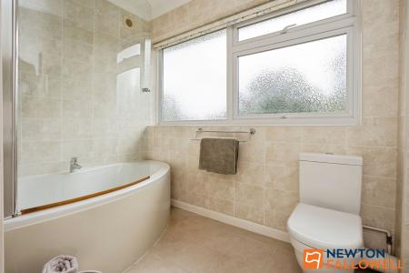 4 bedroom Detached house for sale in Newgate Lane, Londonthorpe, NG31