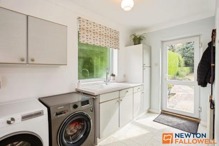 4 bedroom Detached house for sale in Newgate Lane, Londonthorpe, NG31