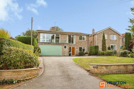 4 bedroom Detached house for sale in Newgate Lane, Londonthorpe, NG31