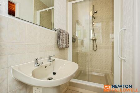 4 bedroom Detached house for sale in Newgate Lane, Londonthorpe, NG31