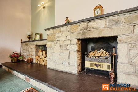 4 bedroom Detached house for sale in Newgate Lane, Londonthorpe, NG31