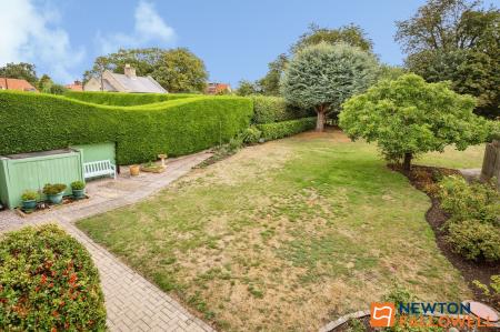 4 bedroom Detached house for sale in Newgate Lane, Londonthorpe, NG31