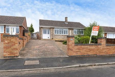 2 bedroom Detached bungalow for sale in Bridge End Grove, Grantham, NG31