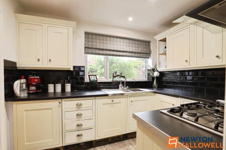 2 bedroom Detached bungalow for sale in Bridge End Grove, Grantham, NG31
