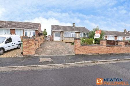 2 bedroom Detached bungalow for sale in Bridge End Grove, Grantham, NG31