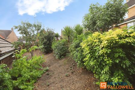 4 bedroom Detached house for sale in Lindisfarne Way, Grantham, NG31